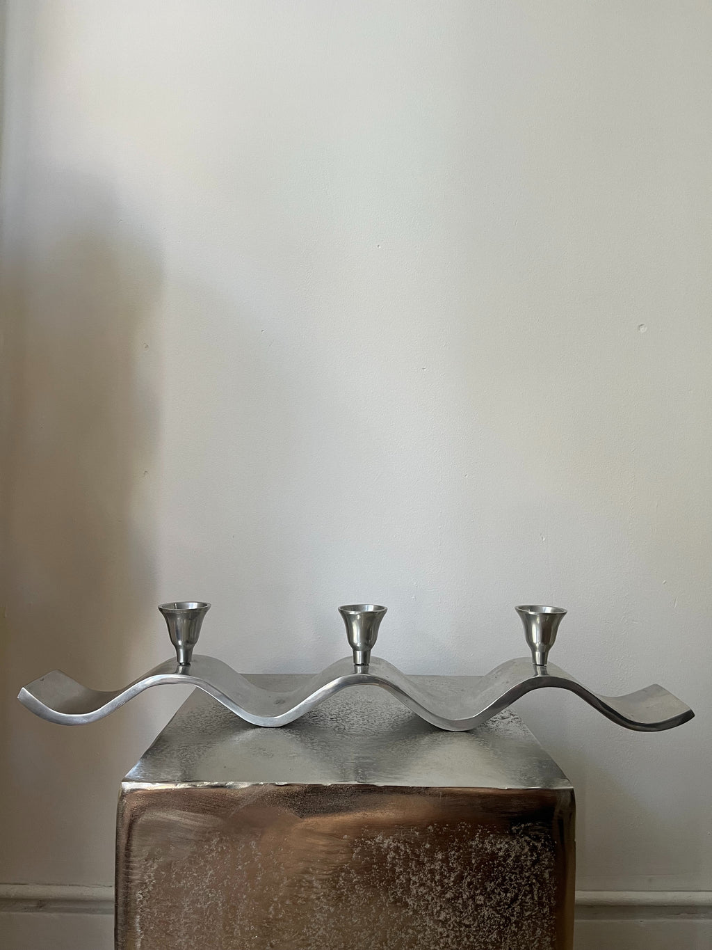 MODERNIST WAVE CANDLEHOLDER