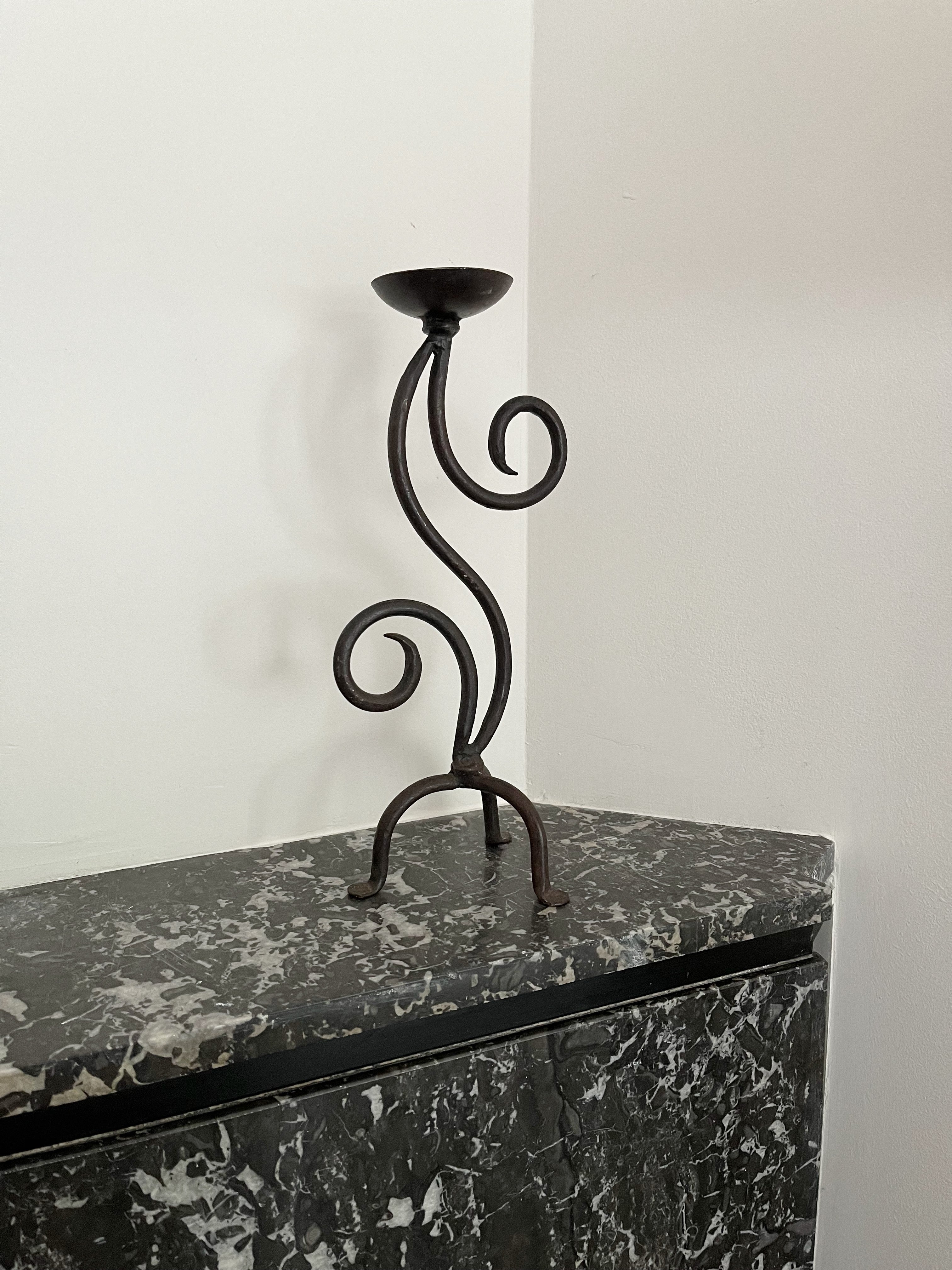 SWIRL CANDLE HOLDER