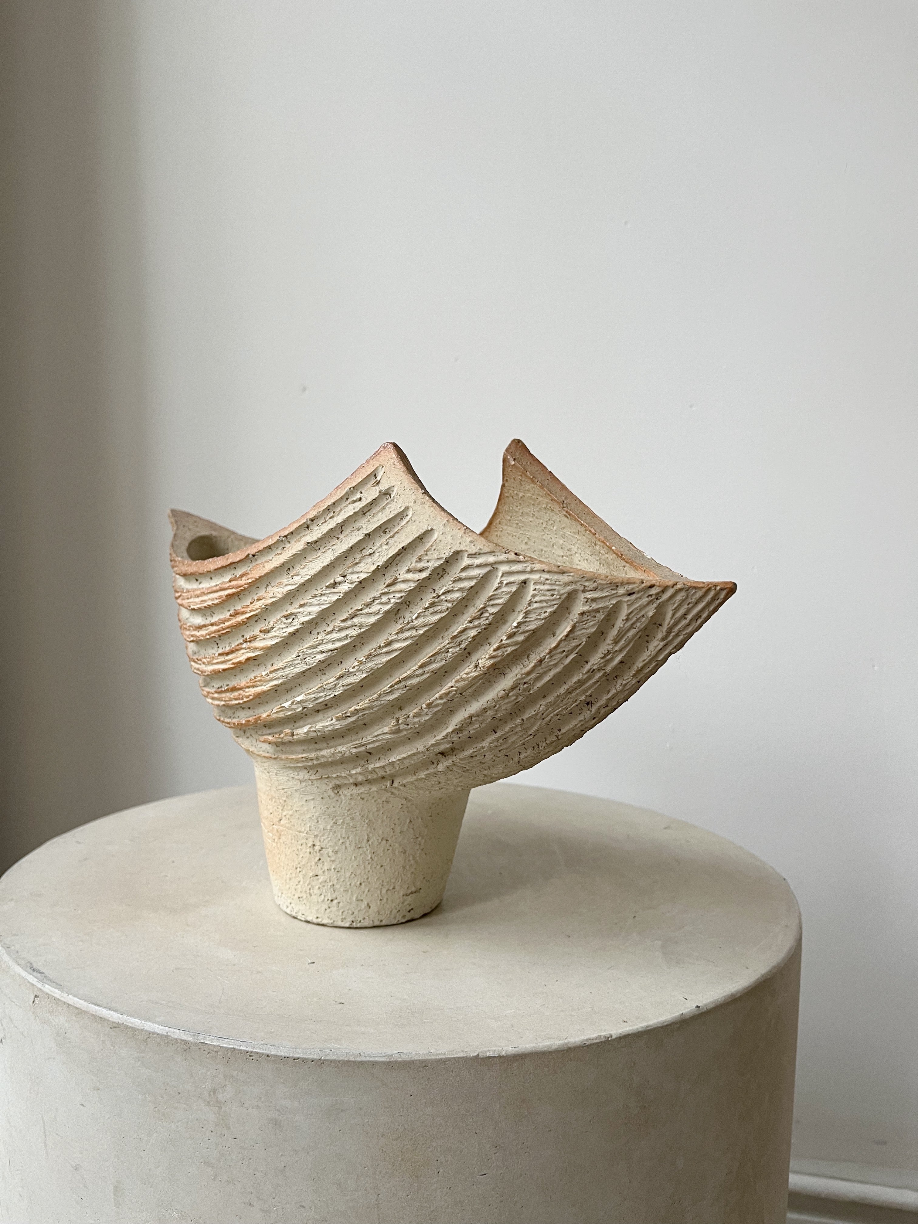 CERAMIC OBJECT