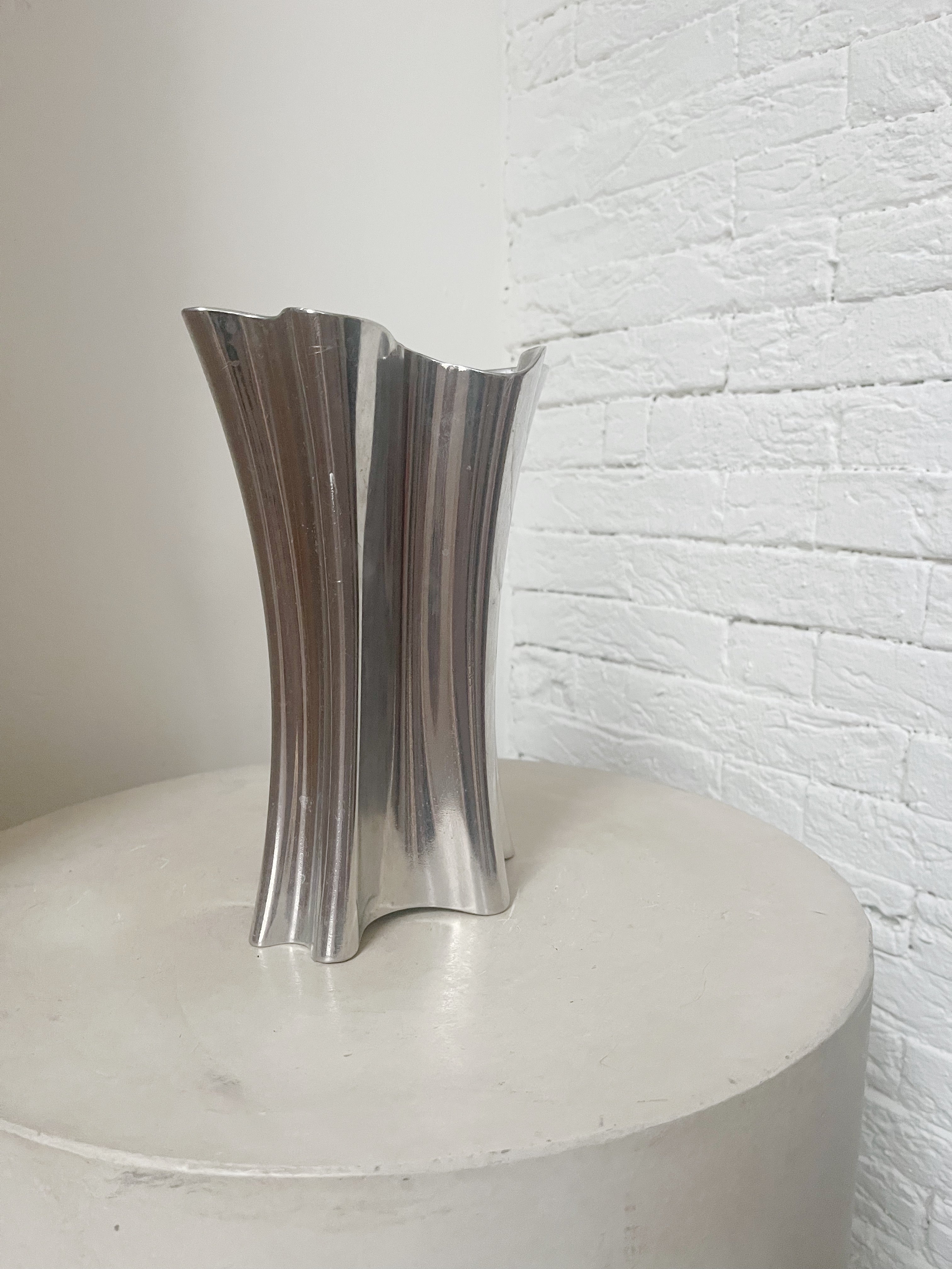 METAL VASE