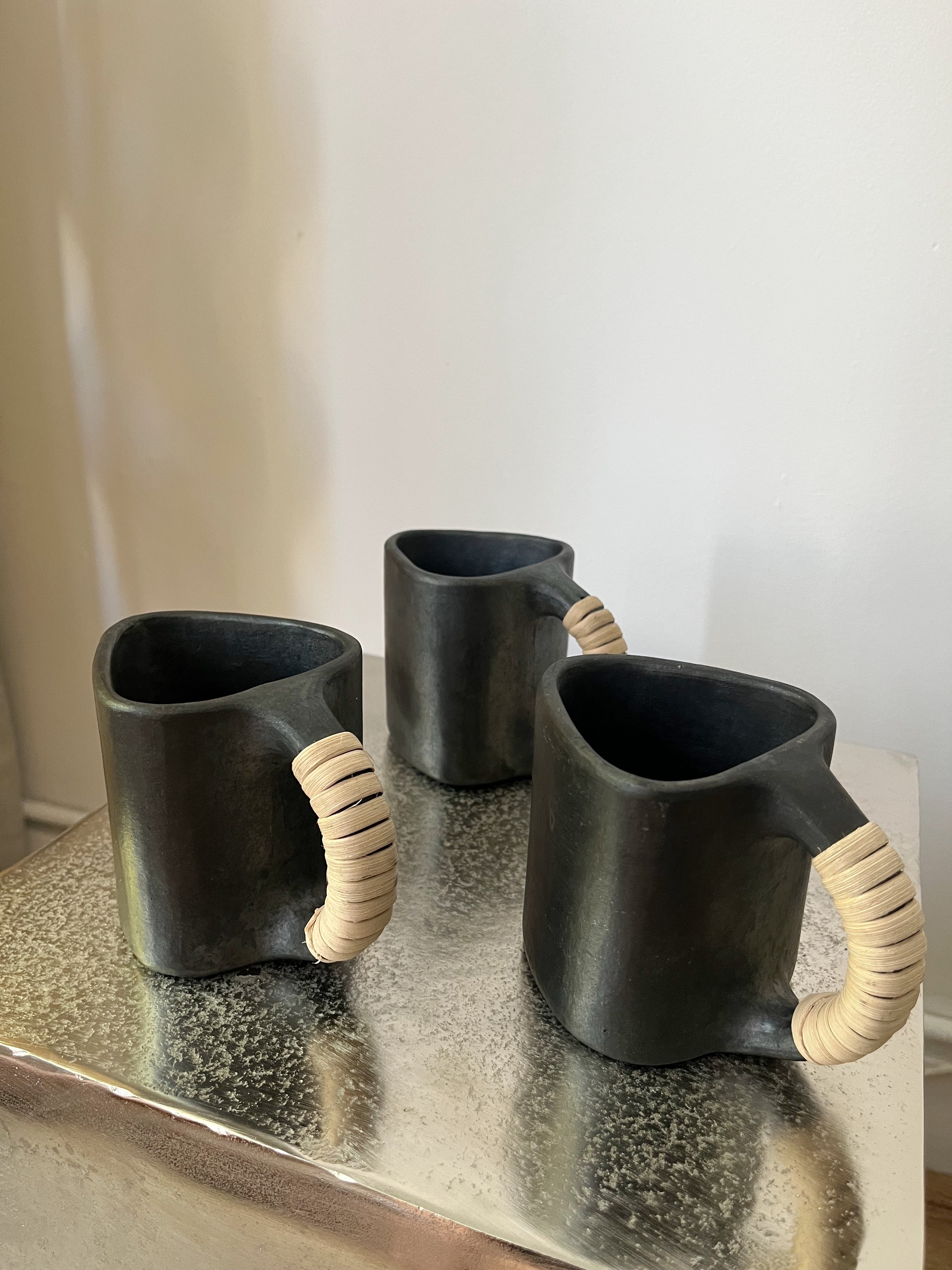 CERAMIC MUGS