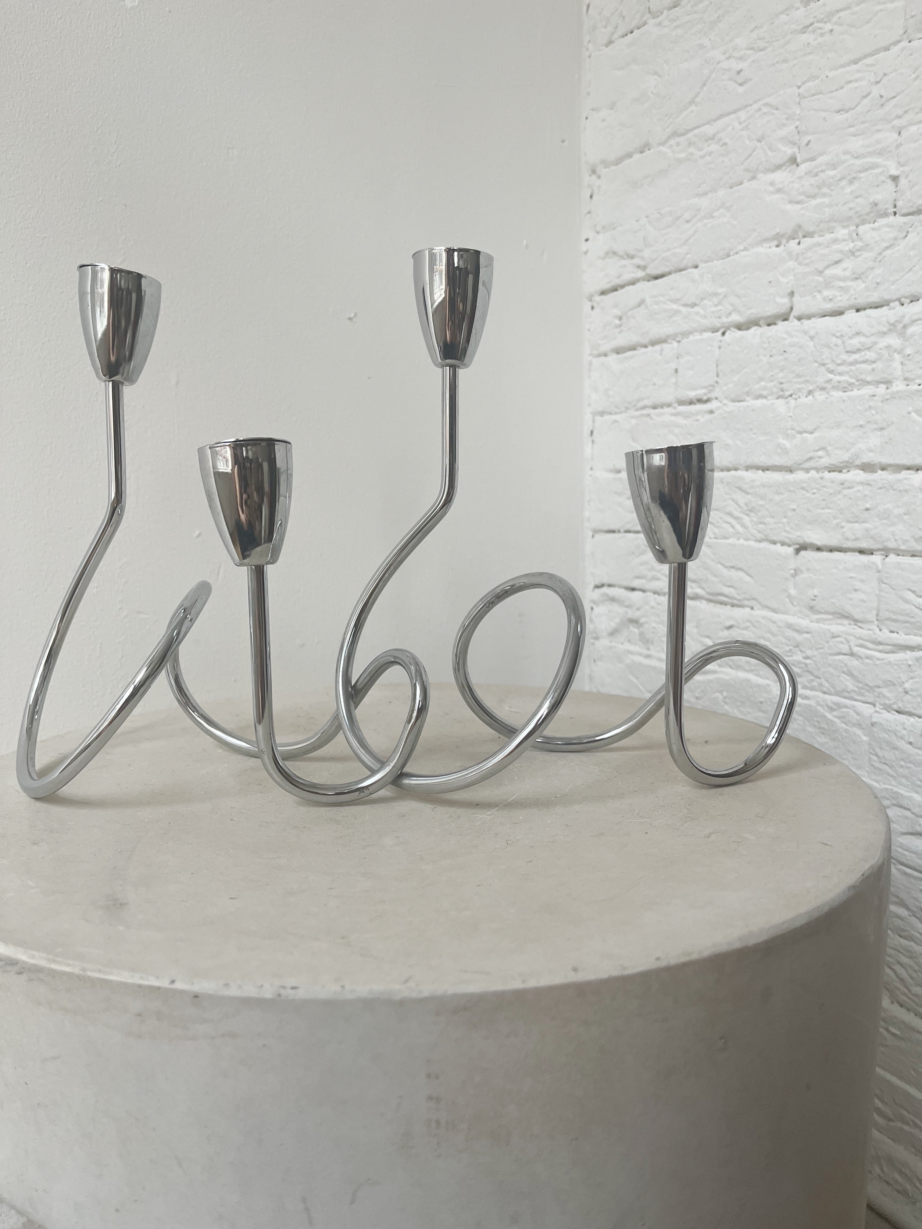 LOOP CANDLEHOLDER