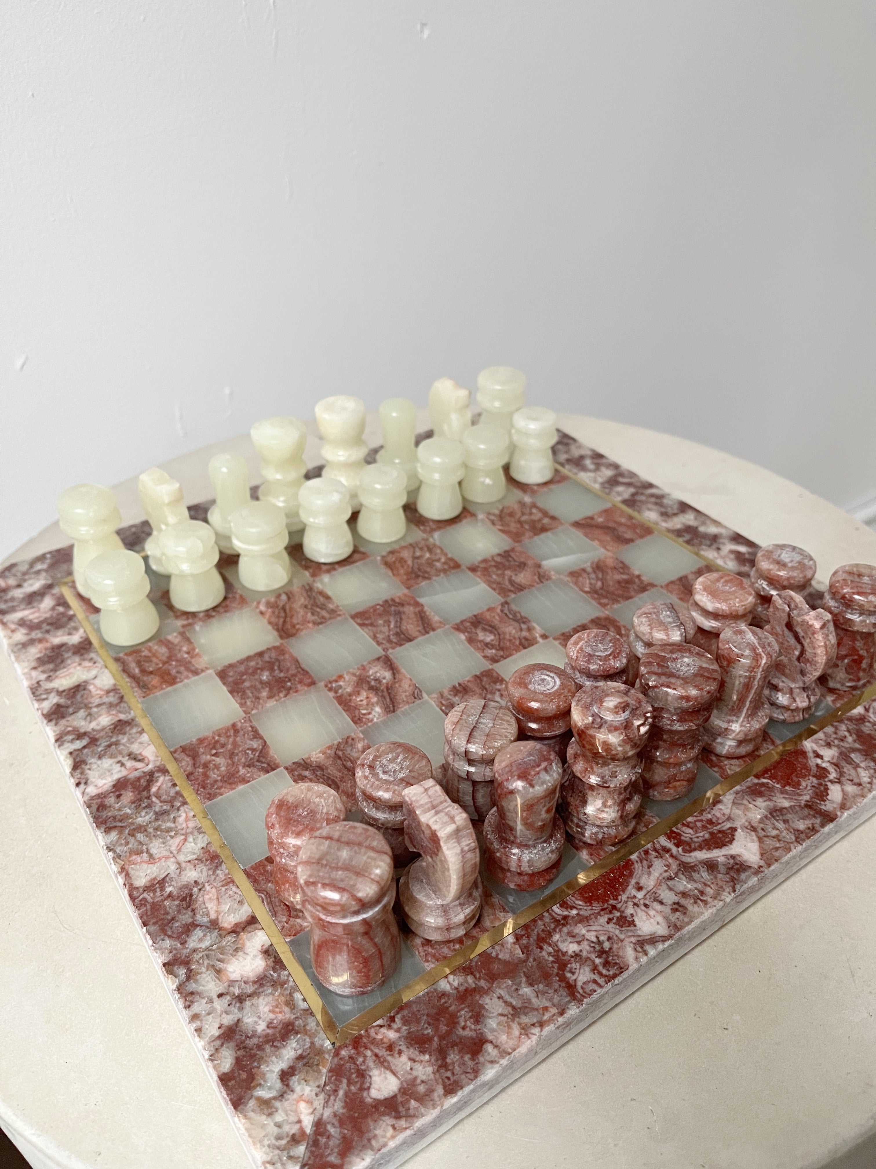 MARBLE CHESS SET BURGUNDY