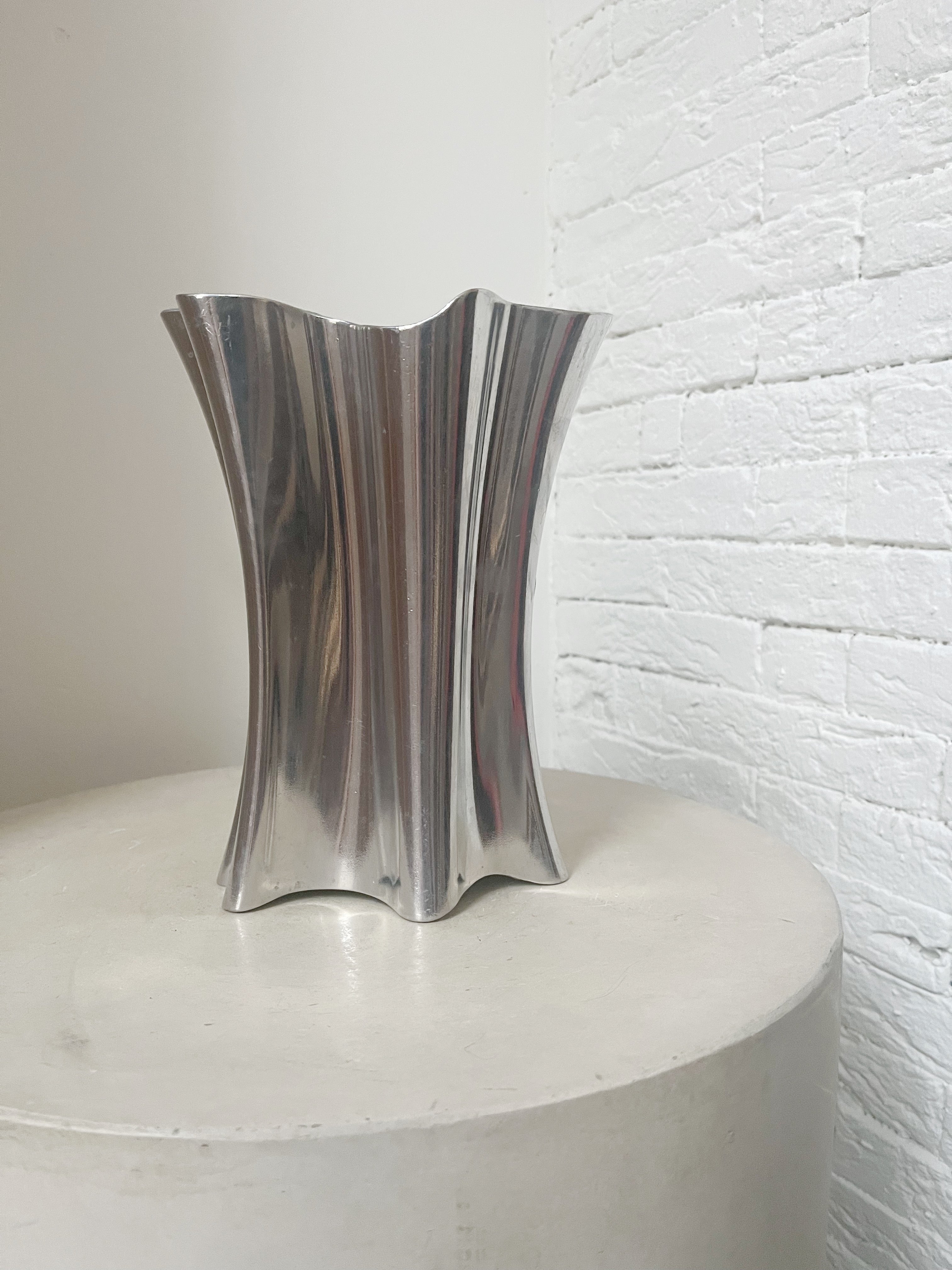 METAL VASE