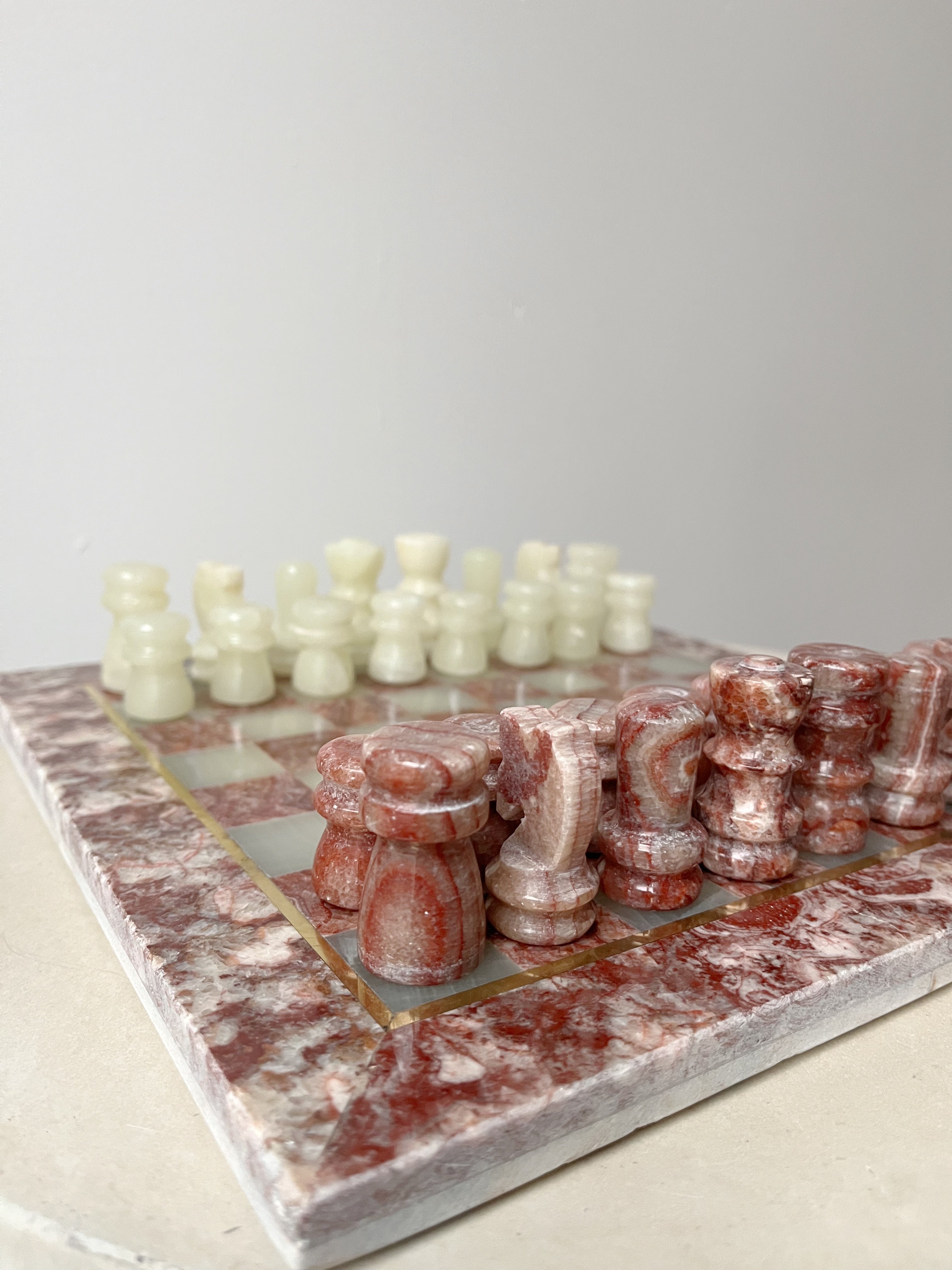 MARBLE CHESS SET BURGUNDY