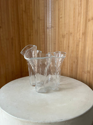 GLASS VASE