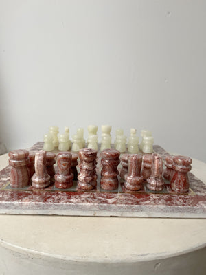 MARBLE CHESS SET BURGUNDY