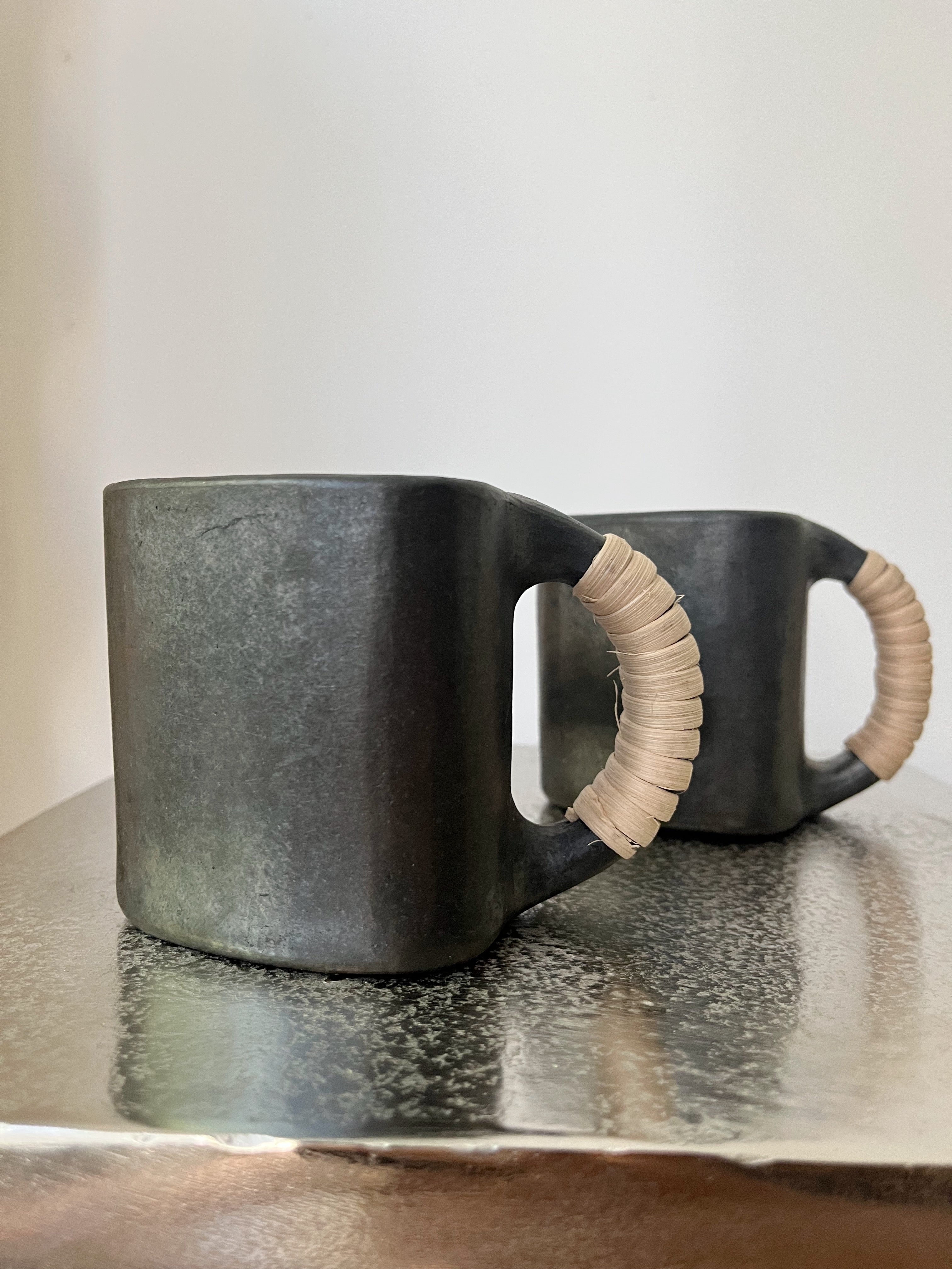 CERAMIC MUGS