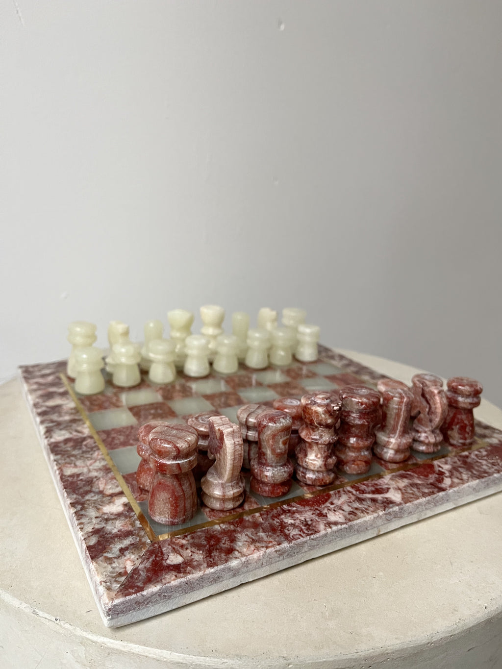 MARBLE CHESS SET BURGUNDY