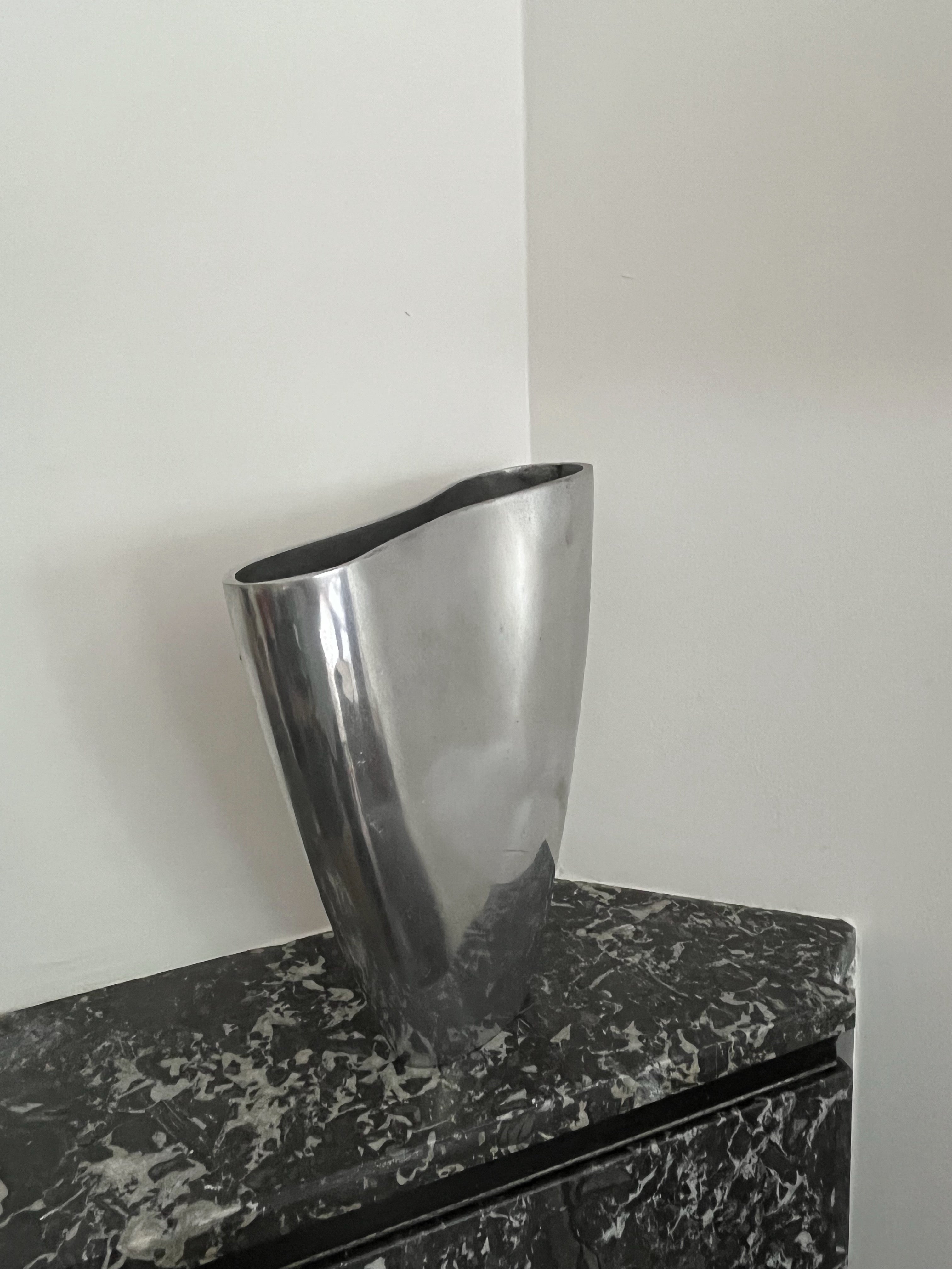 METAL VASE