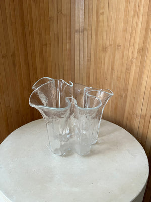 GLASS VASE