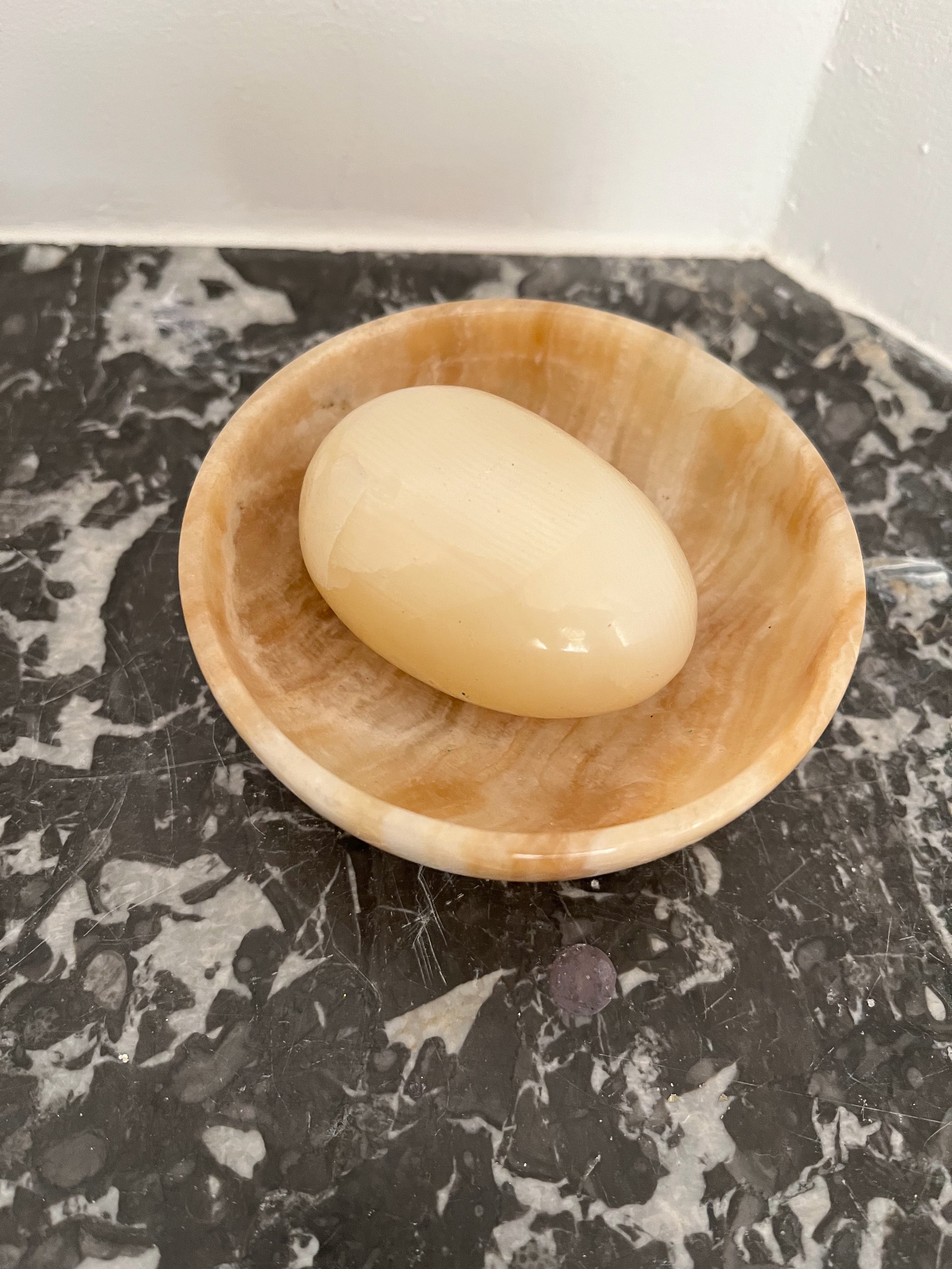 ONYX CATCHALL