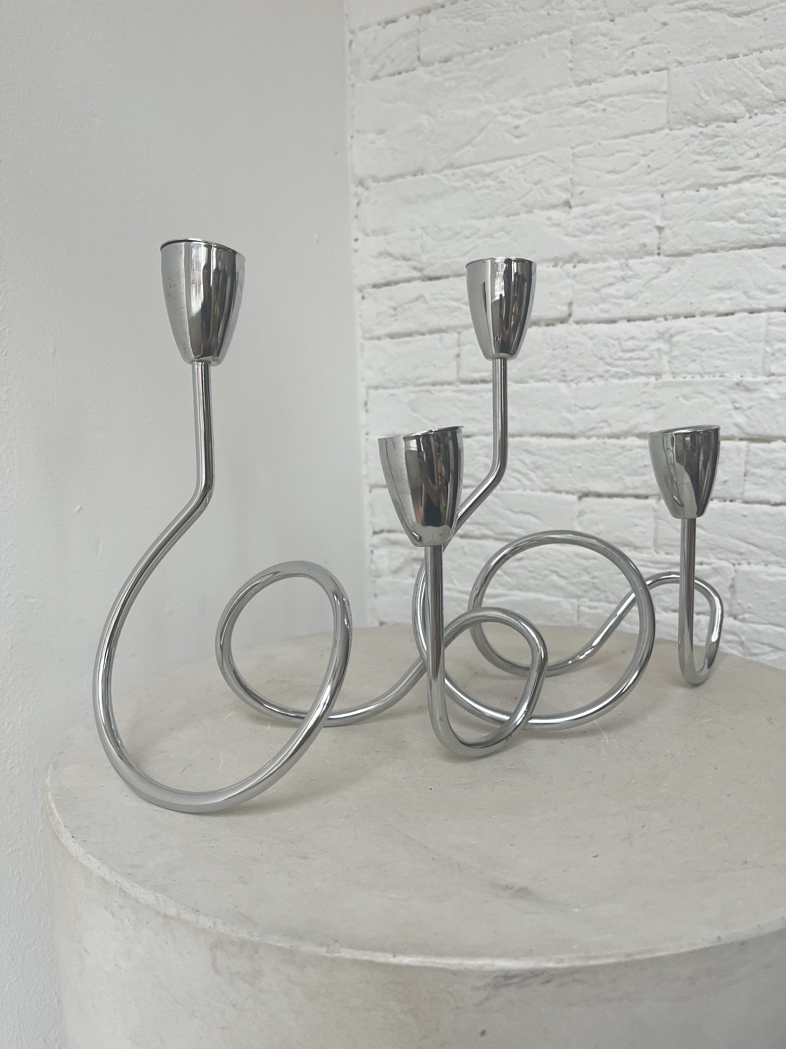 LOOP CANDLEHOLDER