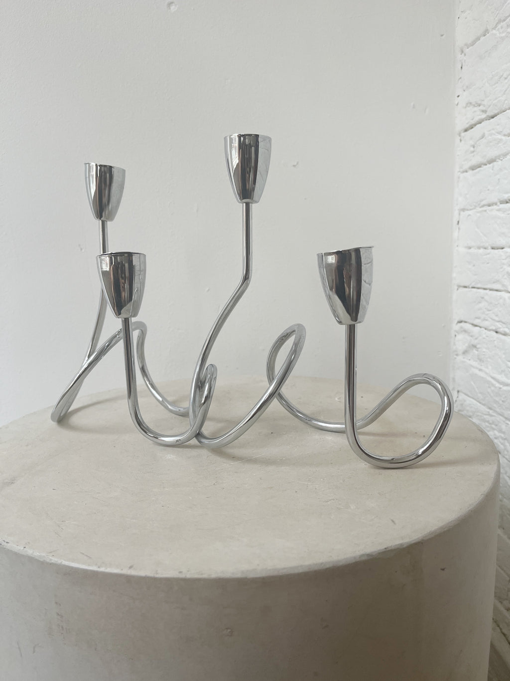 LOOP CANDLEHOLDER