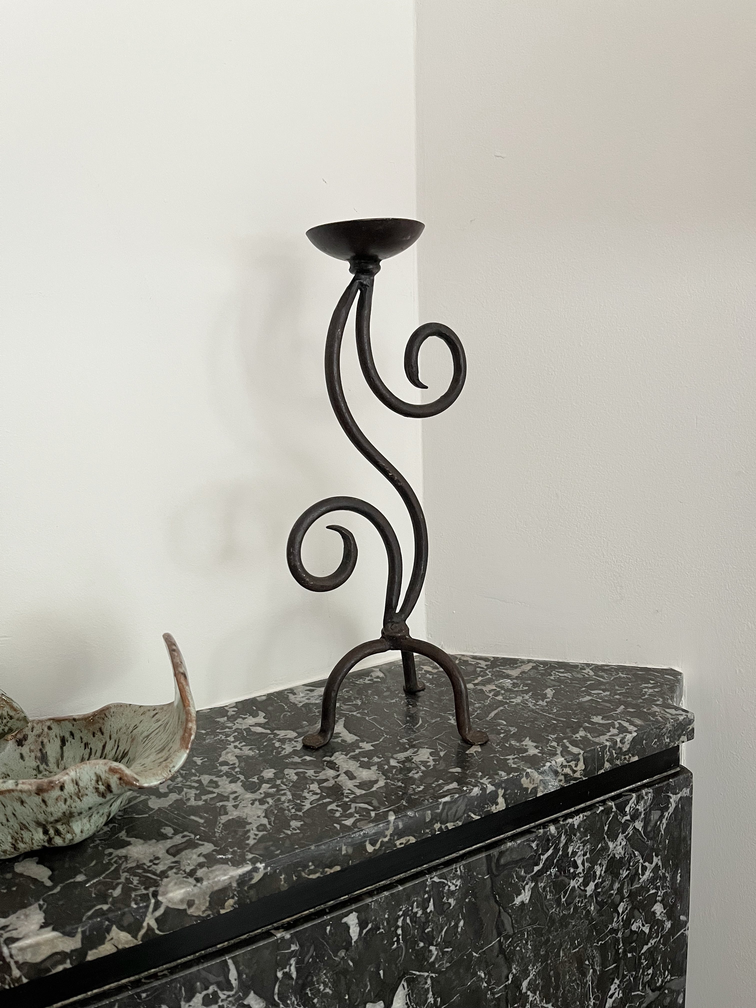 SWIRL CANDLE HOLDER