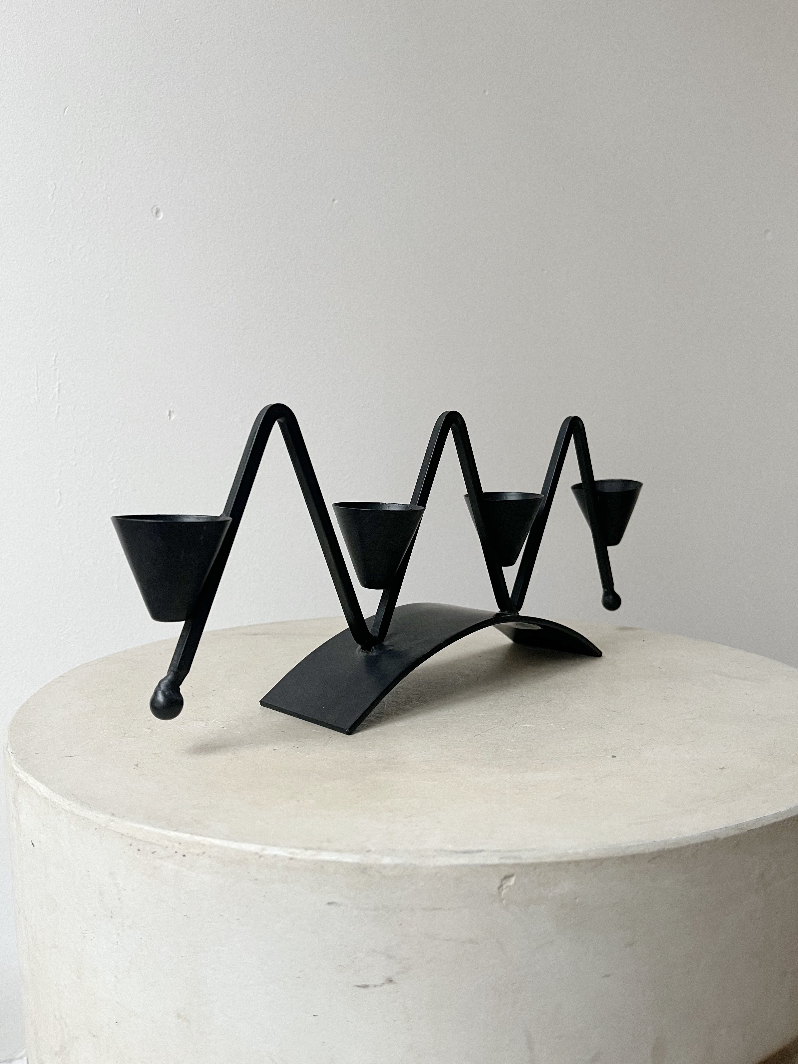 ZIG ZAG CANDLEHOLDER