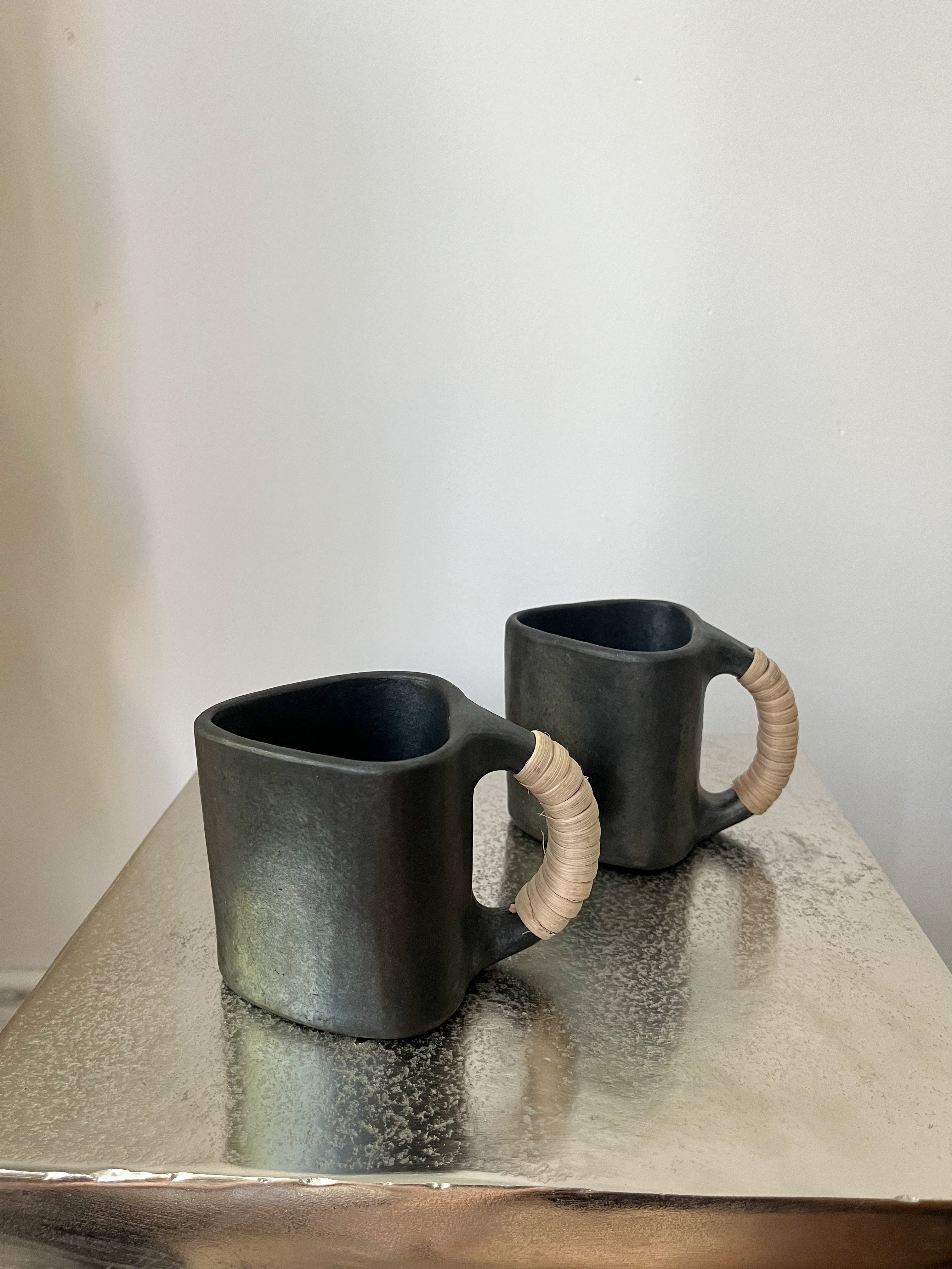 CERAMIC MUGS