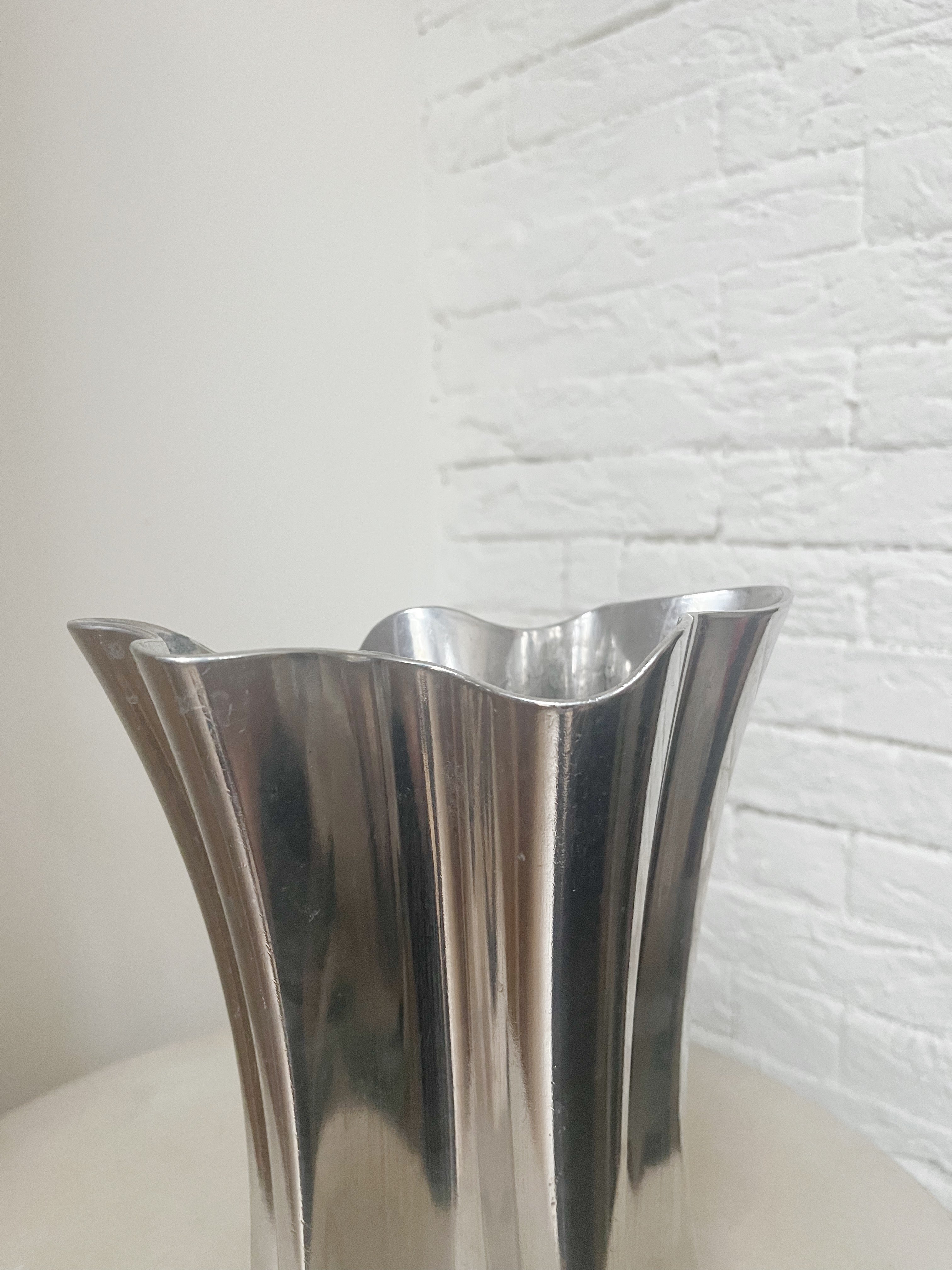 METAL VASE