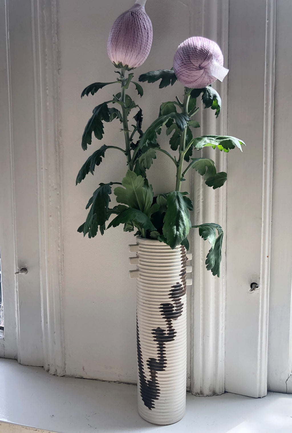 VINTAGE CERAMIC VASE