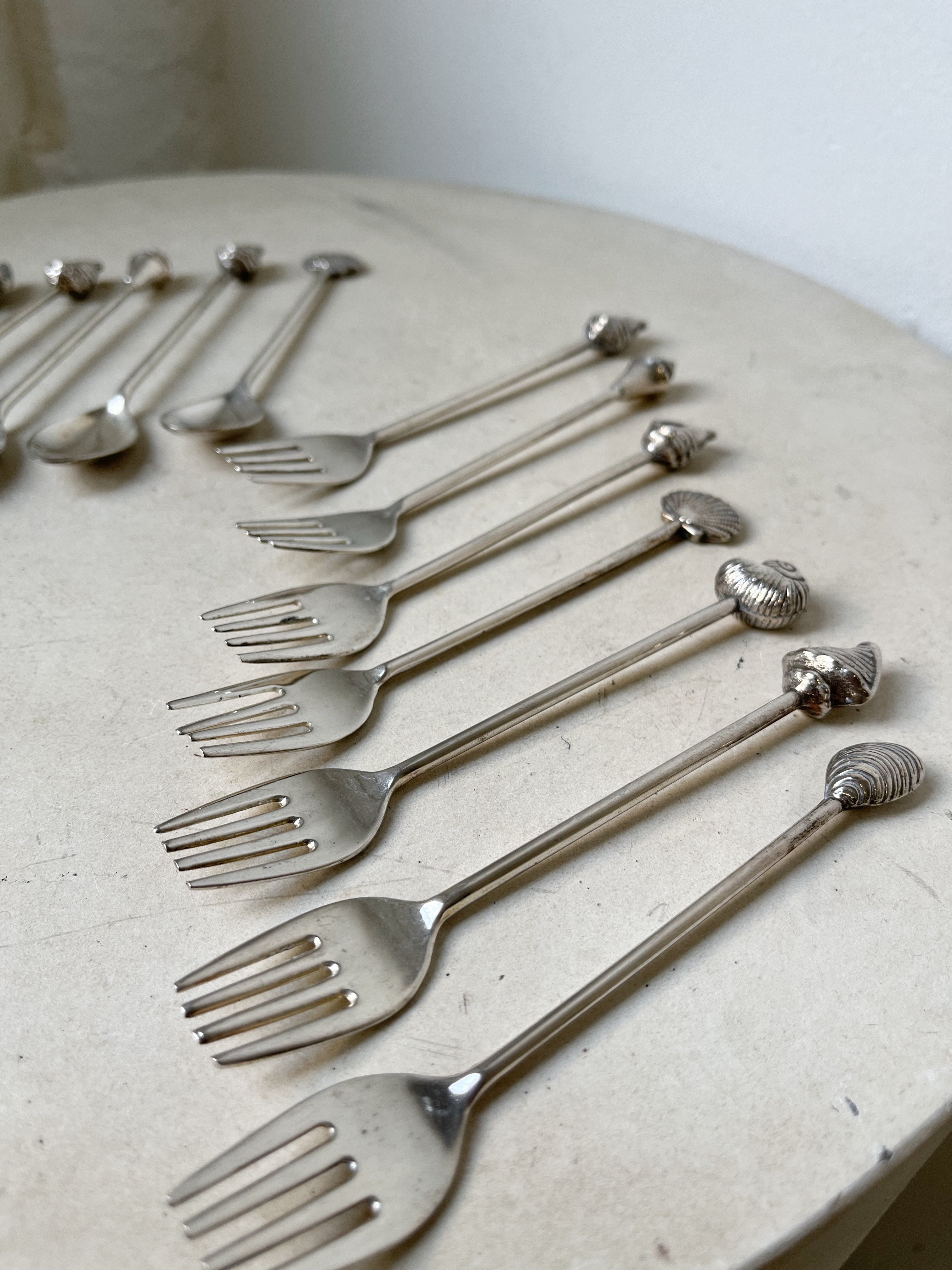 SHELL CUTLERY – Oddcollectors